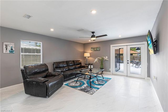 758 105th AVE N, Naples, FL 34108