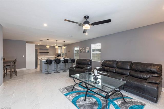 758 105th AVE N, Naples, FL 34108