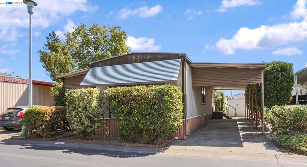 Image 1 of property listing at 5040 JACKSON ST, North Highlands, CA 95660