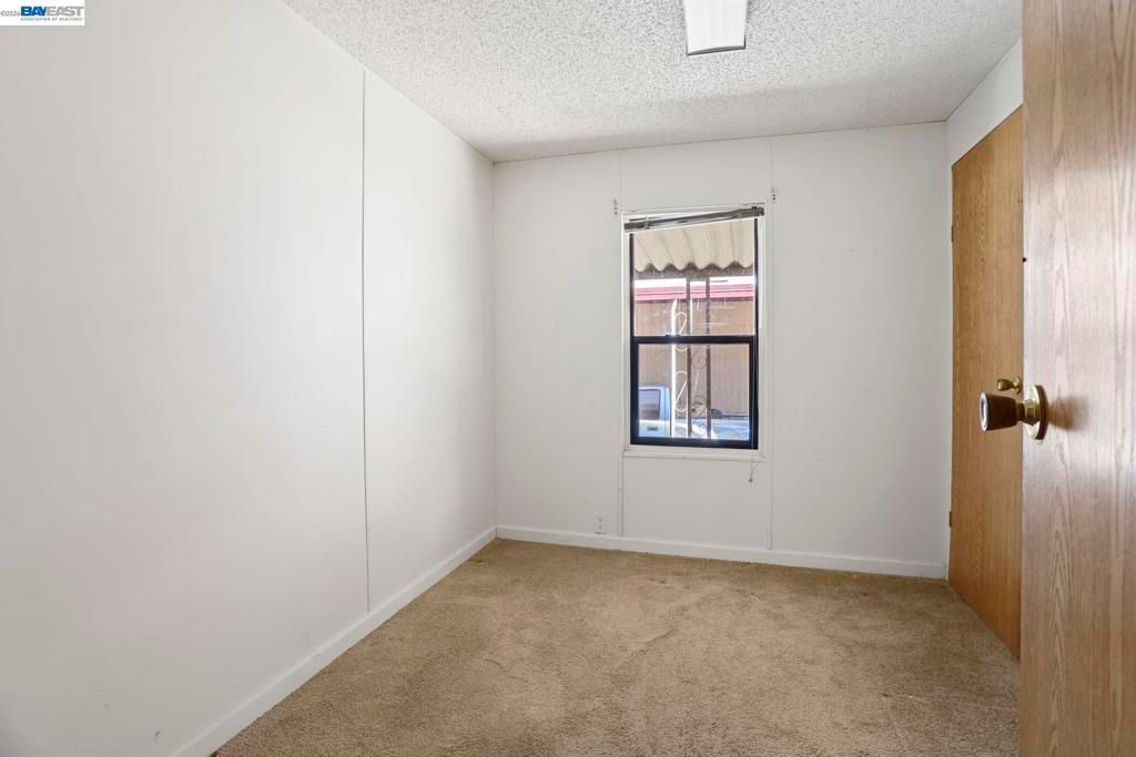 Image 13 of property listing at 5040 JACKSON ST, North Highlands, CA 95660