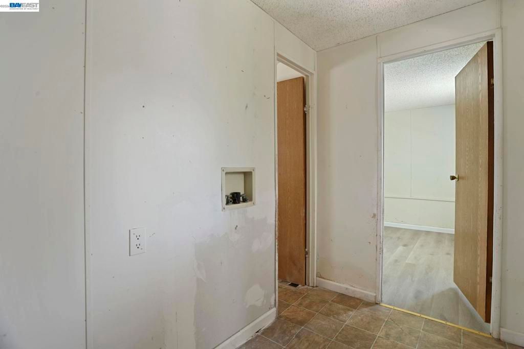 Image 15 of property listing at 5040 JACKSON ST, North Highlands, CA 95660
