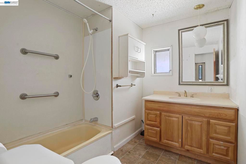 Image 16 of property listing at 5040 JACKSON ST, North Highlands, CA 95660