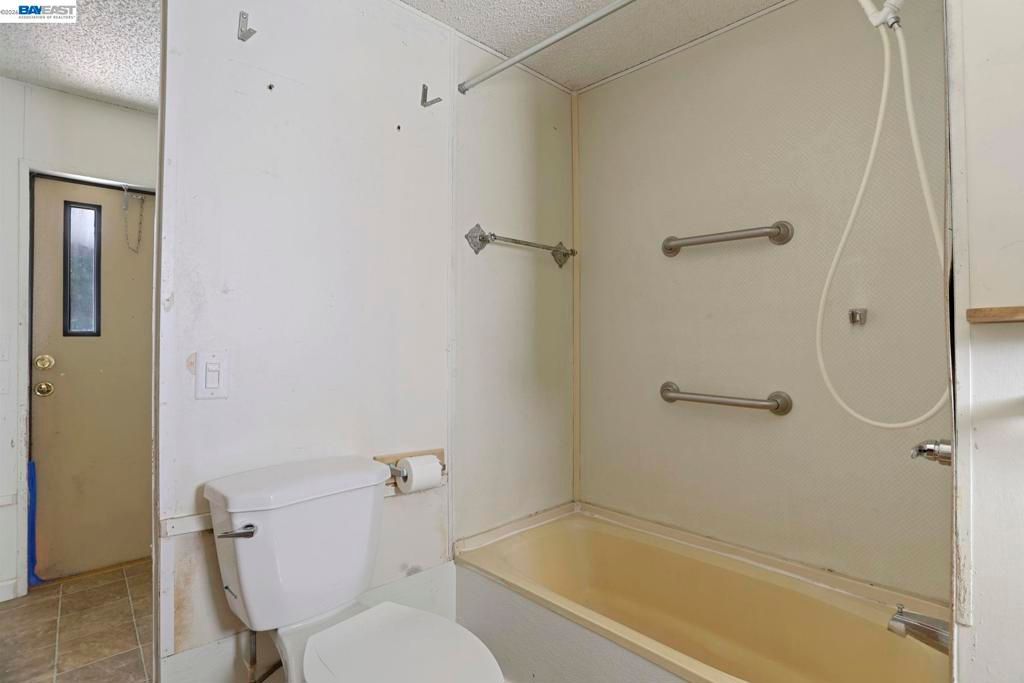 Image 17 of property listing at 5040 JACKSON ST, North Highlands, CA 95660
