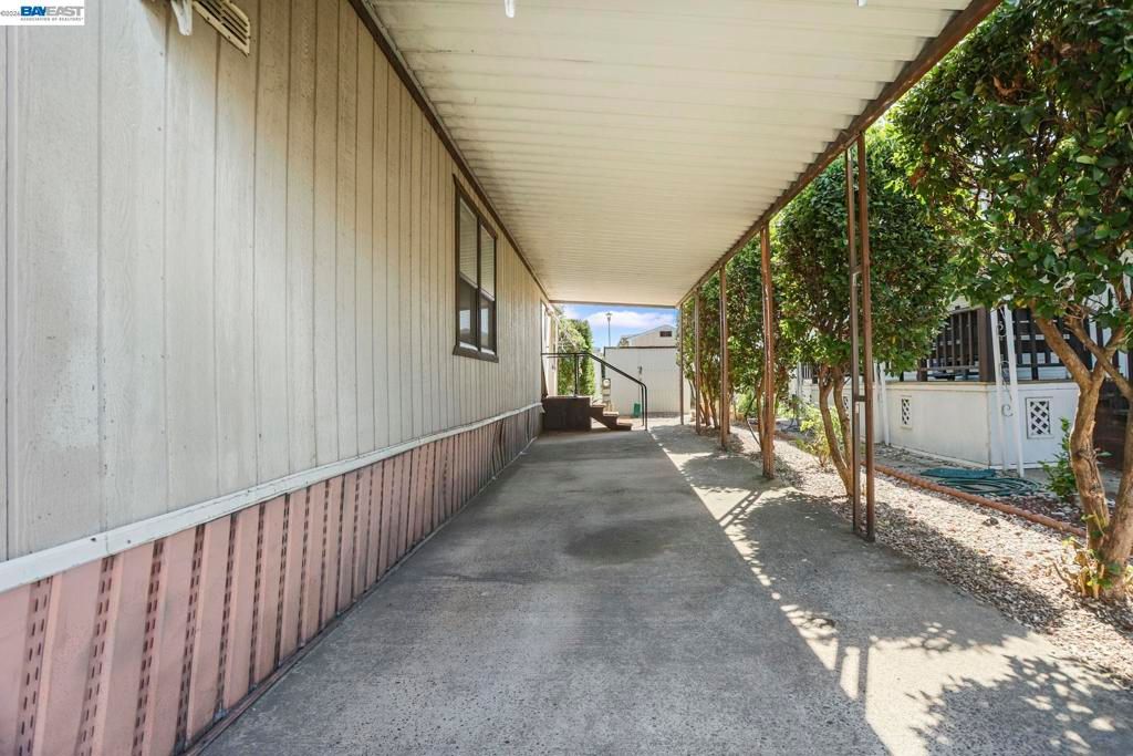 Image 20 of property listing at 5040 JACKSON ST, North Highlands, CA 95660