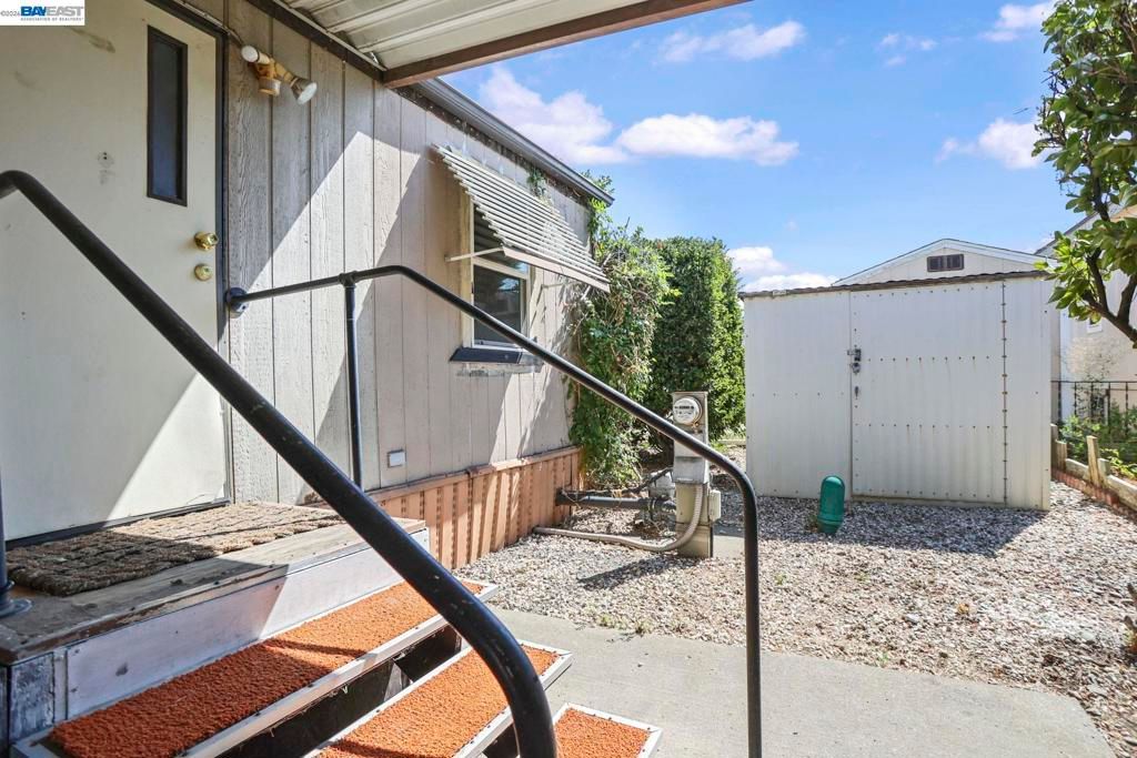Image 21 of property listing at 5040 JACKSON ST, North Highlands, CA 95660