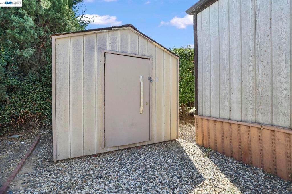 Image 24 of property listing at 5040 JACKSON ST, North Highlands, CA 95660