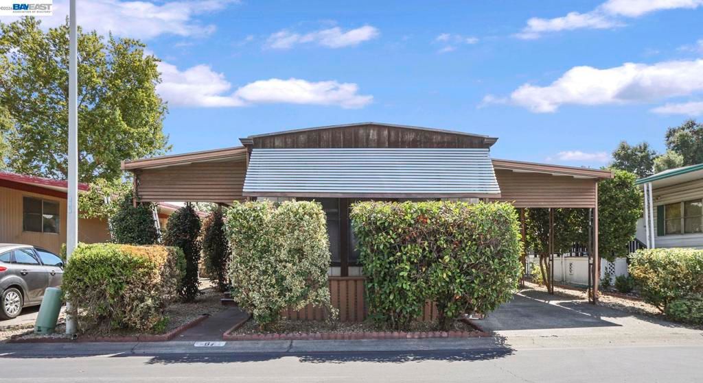Image 25 of property listing at 5040 JACKSON ST, North Highlands, CA 95660