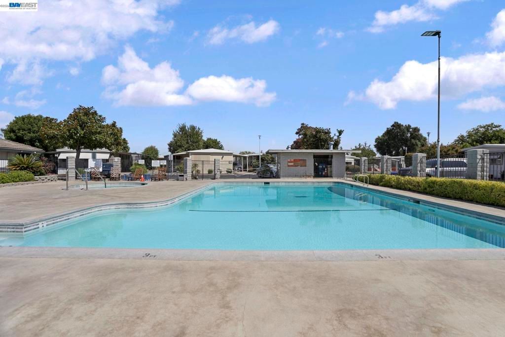 Image 28 of property listing at 5040 JACKSON ST, North Highlands, CA 95660