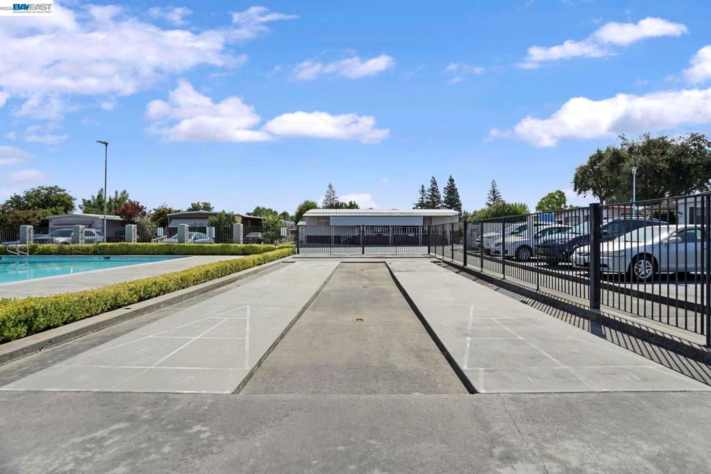 Image 38 of property listing at 5040 JACKSON ST, North Highlands, CA 95660