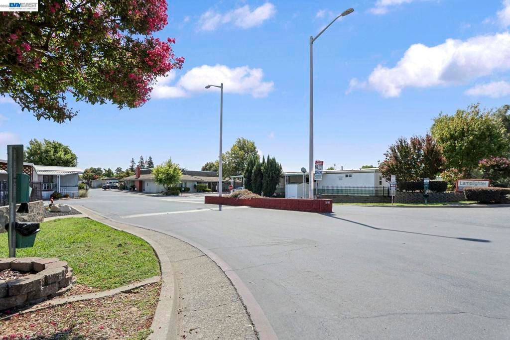 Image 39 of property listing at 5040 JACKSON ST, North Highlands, CA 95660
