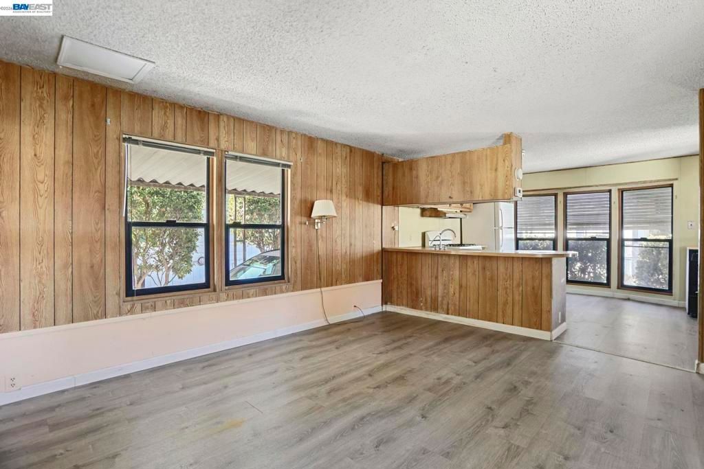 Image 8 of property listing at 5040 JACKSON ST, North Highlands, CA 95660