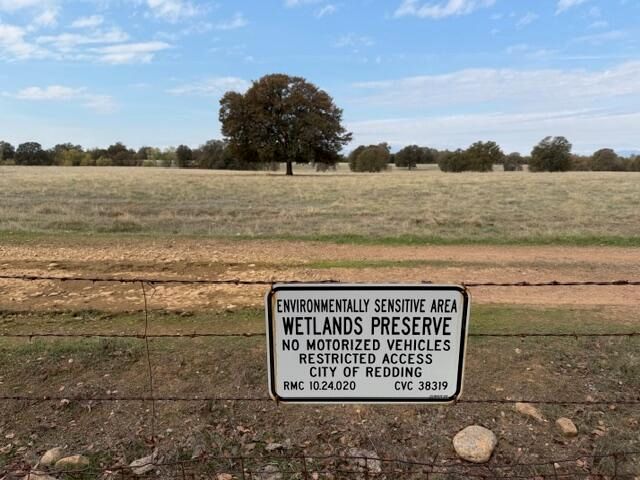 8180 Whispering Oaks Road, Redding, CA 96002