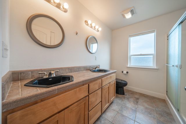 8180 Whispering Oaks Road, Redding, CA 96002