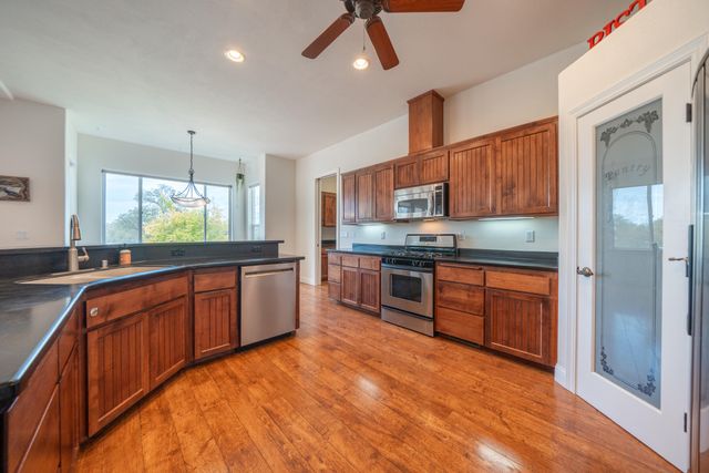 8180 Whispering Oaks Road, Redding, CA 96002