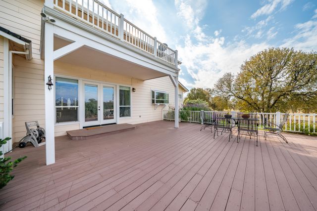 8180 Whispering Oaks Road, Redding, CA 96002