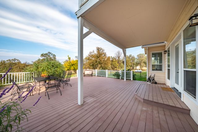 8180 Whispering Oaks Road, Redding, CA 96002