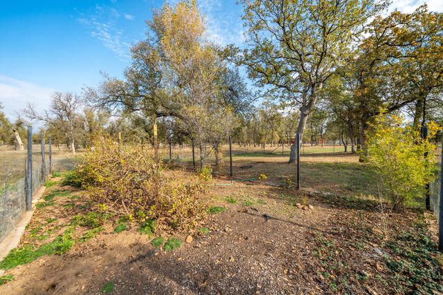 8180 Whispering Oaks Road, Redding, CA 96002