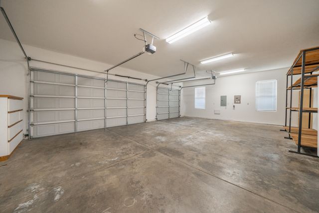 8180 Whispering Oaks Road, Redding, CA 96002