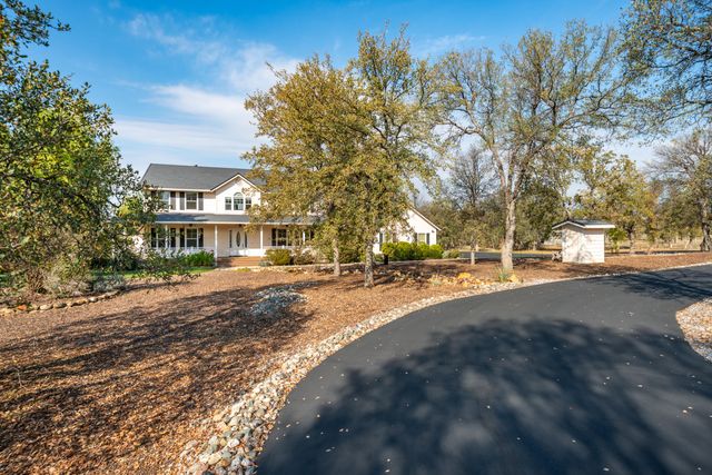 8180 Whispering Oaks Road, Redding, CA 96002