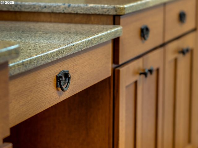 7709 Sw THORNTON Dr, Wilsonville, OR 97070