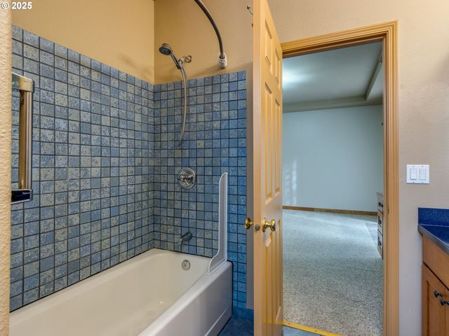 7709 Sw THORNTON Dr, Wilsonville, OR 97070