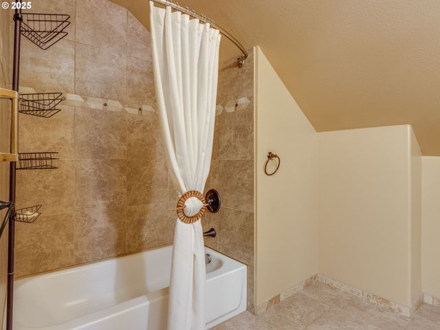 7709 Sw THORNTON Dr, Wilsonville, OR 97070