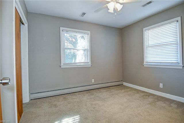 112 Cottonwood LN, Chesapeake, VA 23320