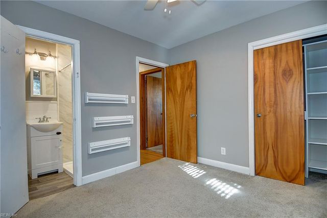 112 Cottonwood LN, Chesapeake, VA 23320