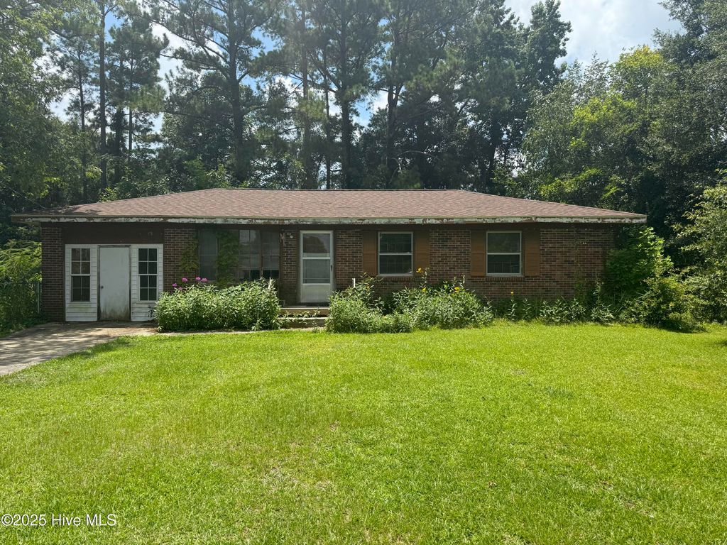 38 Cornell Drive, Jacksonville, NC 28546
