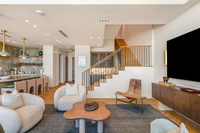 2408 Victory Park Lane 1442, Dallas, TX 75219