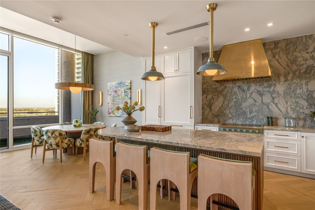 2408 Victory Park Lane 1442, Dallas, TX 75219