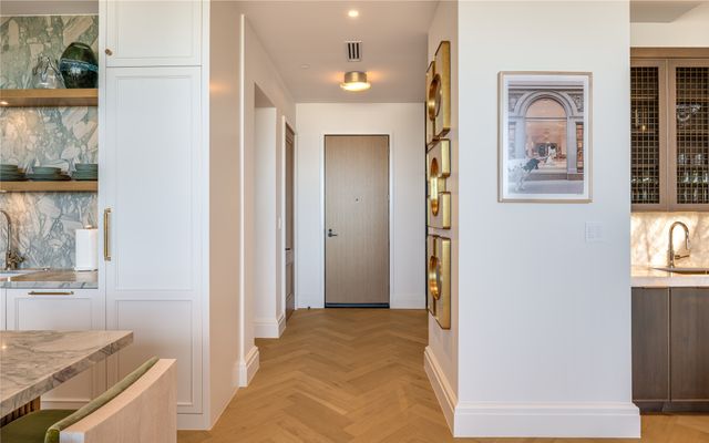 2408 Victory Park Lane 1442, Dallas, TX 75219