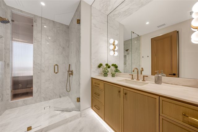 2408 Victory Park Lane 1442, Dallas, TX 75219