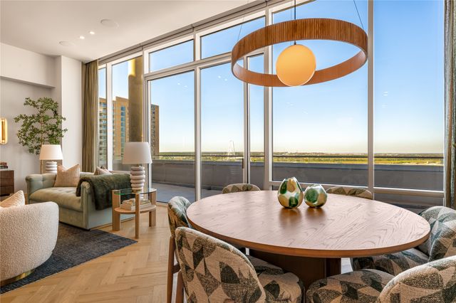 2408 Victory Park Lane 1442, Dallas, TX 75219