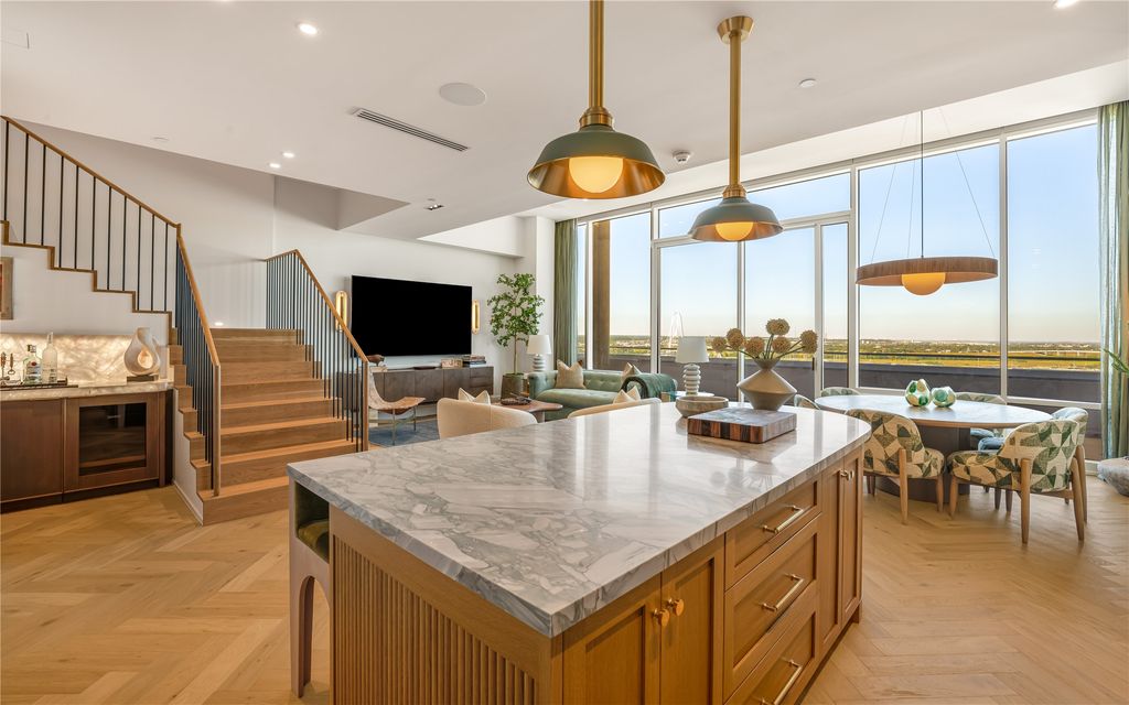 2408 Victory Park Lane 1442, Dallas, TX 75219