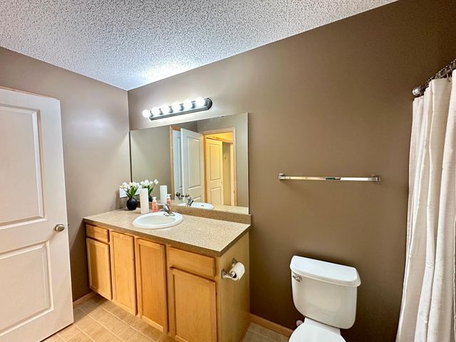 6480 Lakota Trail, Lino Lakes, MN 55014