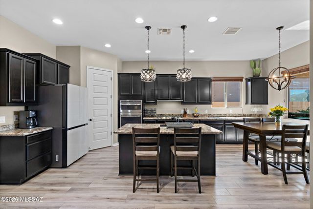 13421 N Flaxleaf Place, Oro Valley, AZ 85755