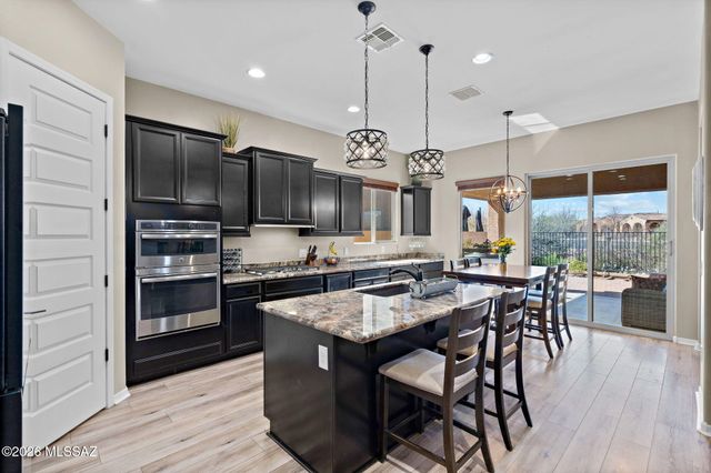 13421 N Flaxleaf Place, Oro Valley, AZ 85755