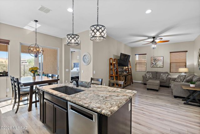 13421 N Flaxleaf Place, Oro Valley, AZ 85755