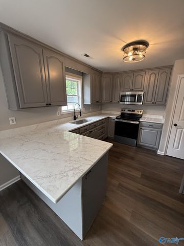 606 Sherry Street, Hartselle, AL 35640
