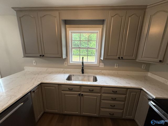 606 Sherry Street, Hartselle, AL 35640