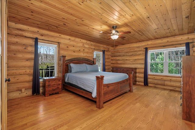 645 Right Fork Fixer Road, Zoe, KY 41397