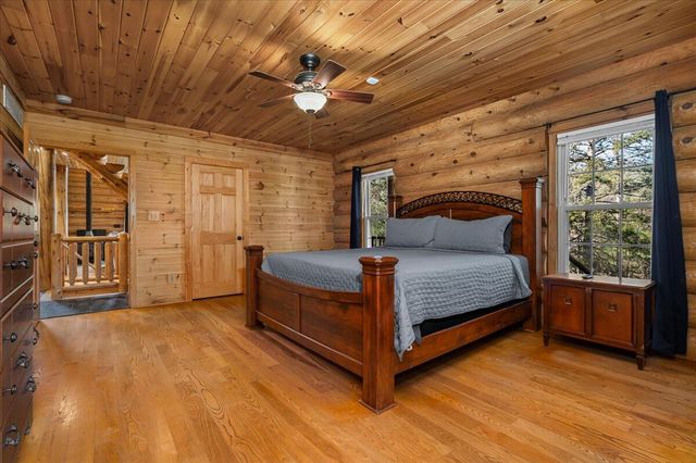 645 Right Fork Fixer Road, Zoe, KY 41397