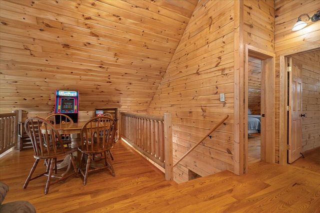 645 Right Fork Fixer Road, Zoe, KY 41397