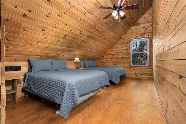 645 Right Fork Fixer Road, Zoe, KY 41397