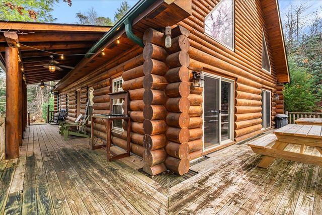 645 Right Fork Fixer Road, Zoe, KY 41397