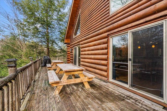 645 Right Fork Fixer Road, Zoe, KY 41397