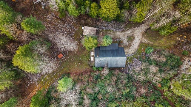 645 Right Fork Fixer Road, Zoe, KY 41397