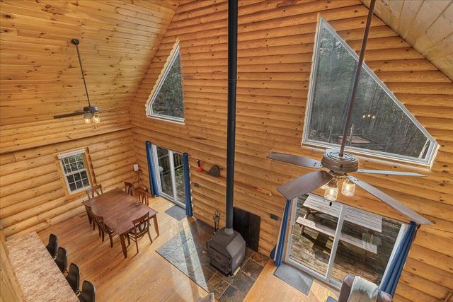 645 Right Fork Fixer Road, Zoe, KY 41397