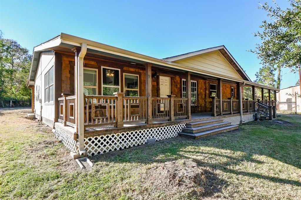 126 Oak Hills Court, Magnolia, TX 77355